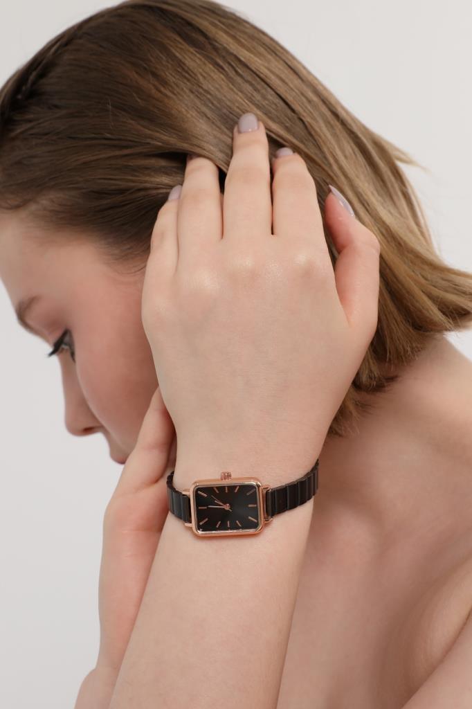 ساعة اليد النسائية Asteria Black Dial Rose Case