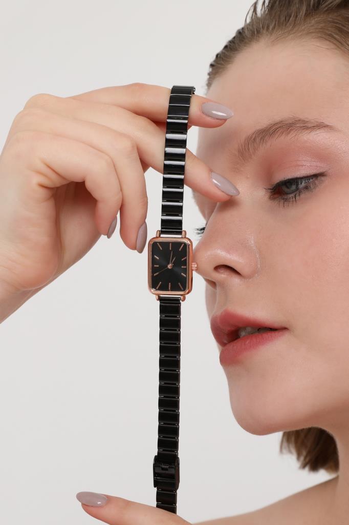ساعة اليد النسائية Asteria Black Dial Rose Case