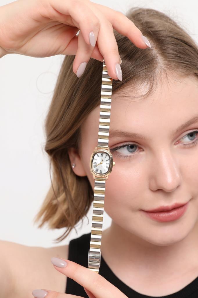 Lilith Roman Numeral Silver Dial Gold-Silver Strap Women's Wristwatch