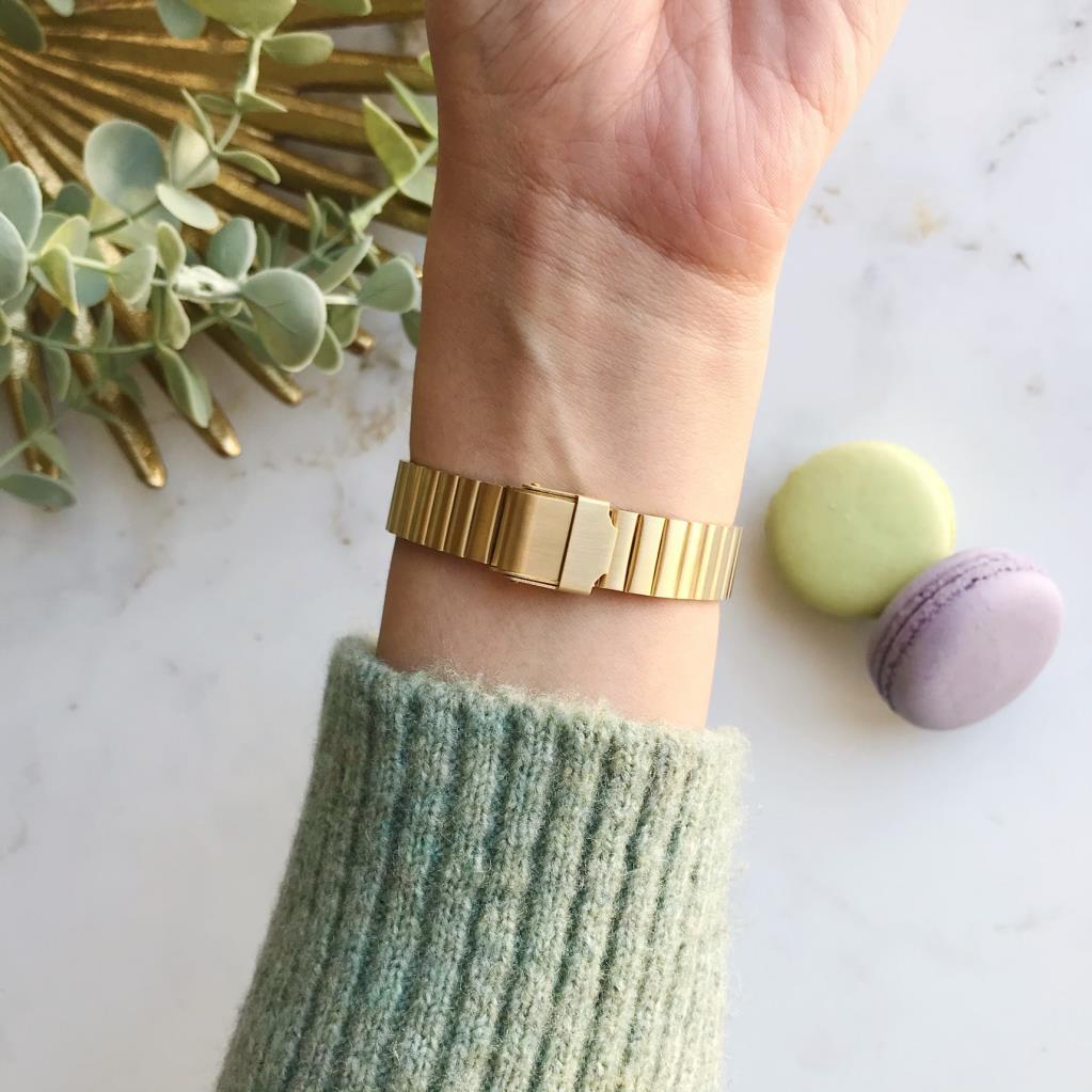 Minimal Kare Altın Kasa Gümüş Kadran Kadın Kol Saati