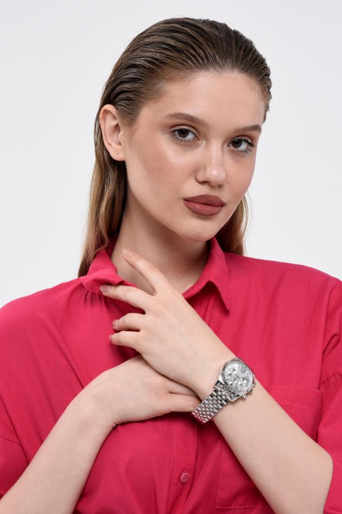 White Dial Silver Women's Wristwatch with Roman Numeral Case Detail